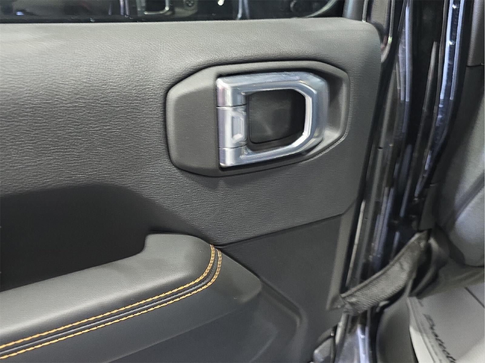 Used 2025 Jeep Wrangler Unlimited Sahara AWD/4WD image 19