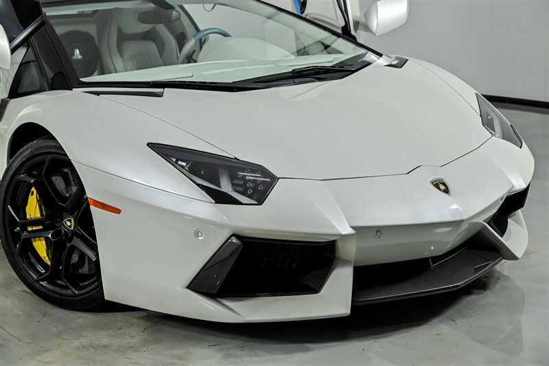 Used 2014 Lamborghini Aventador LP 700-4 AWD/4WD image 3