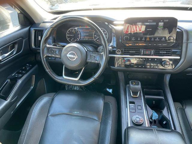 Certified 2023 Nissan Pathfinder SL w/ Lighting Package (N92) image 10