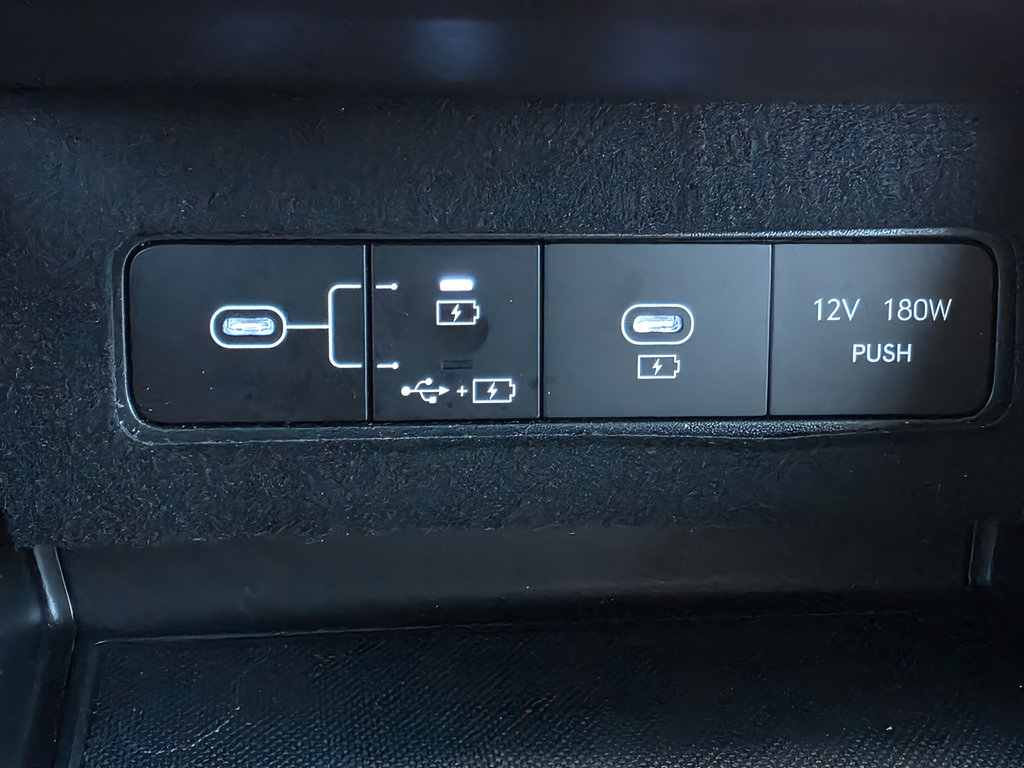 Used 2025 Hyundai Sonata SEL FWD image 33