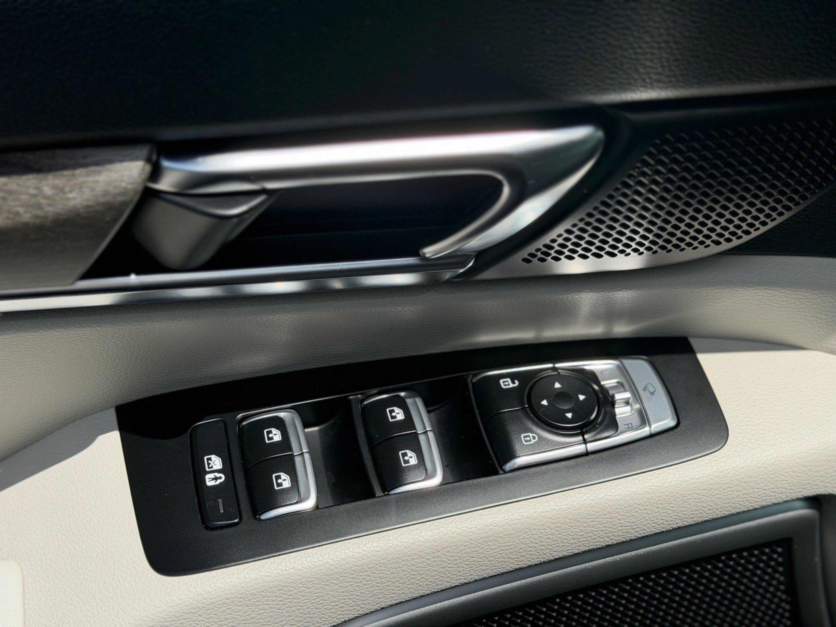 Certified 2022 Kia Telluride EX w/ EX Premium Package FWD image 19
