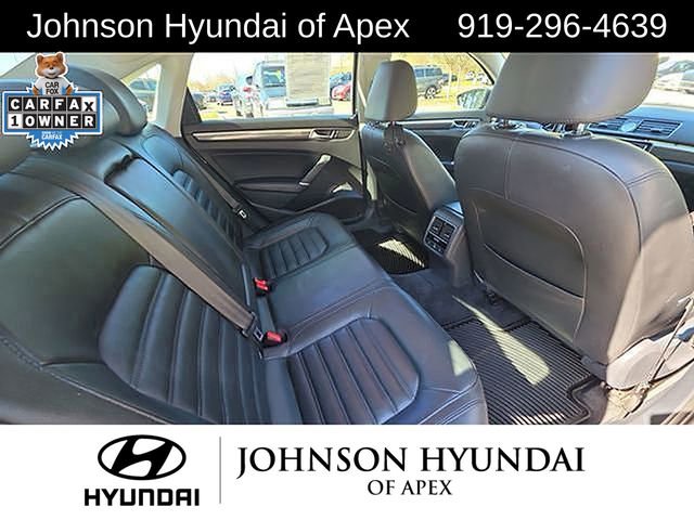 Used 2016 Volkswagen Passat 1.8T SEL Premium image 31