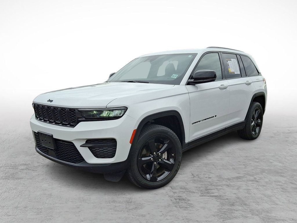 Certified 2023 Jeep Grand Cherokee Altitude AWD/4WD image 1