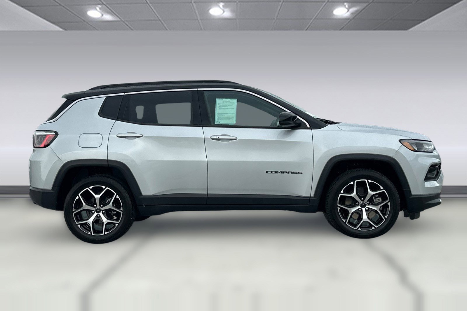 Used 2025 Jeep Compass Limited AWD/4WD image 8