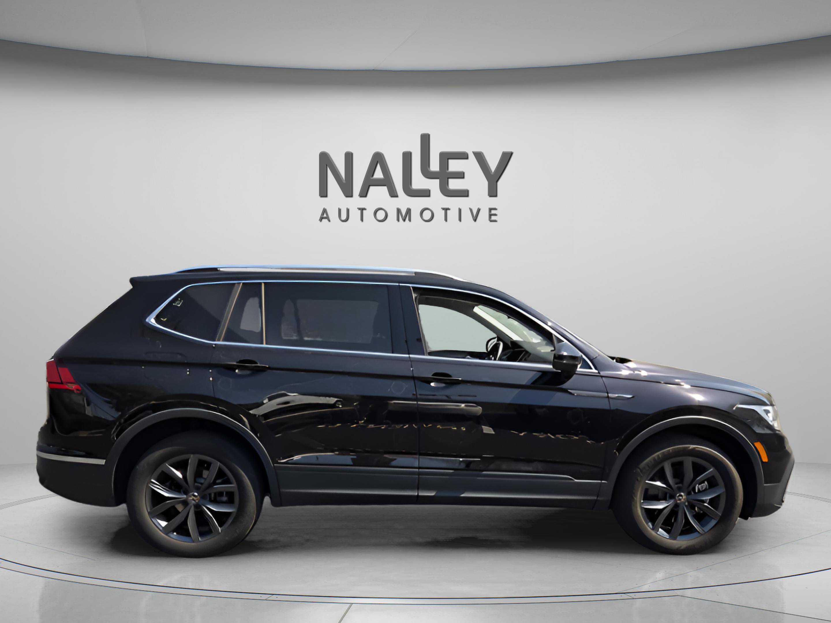 Used 2023 Volkswagen Tiguan SE image 12