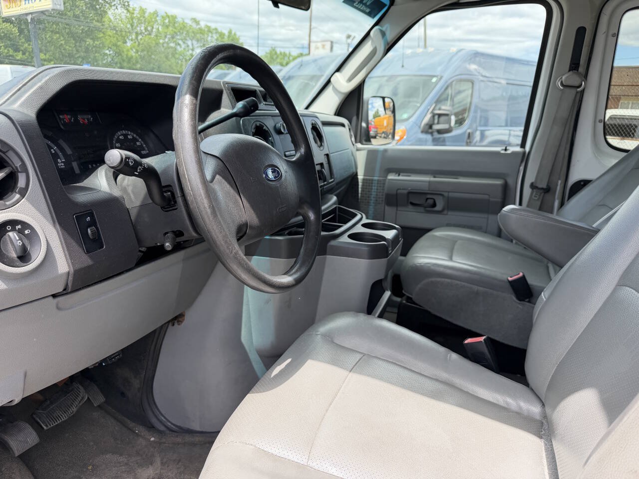Used 2012 Ford E-350 and Econoline 350 XL w/ PWR Windows & Locks Group RWD image 7