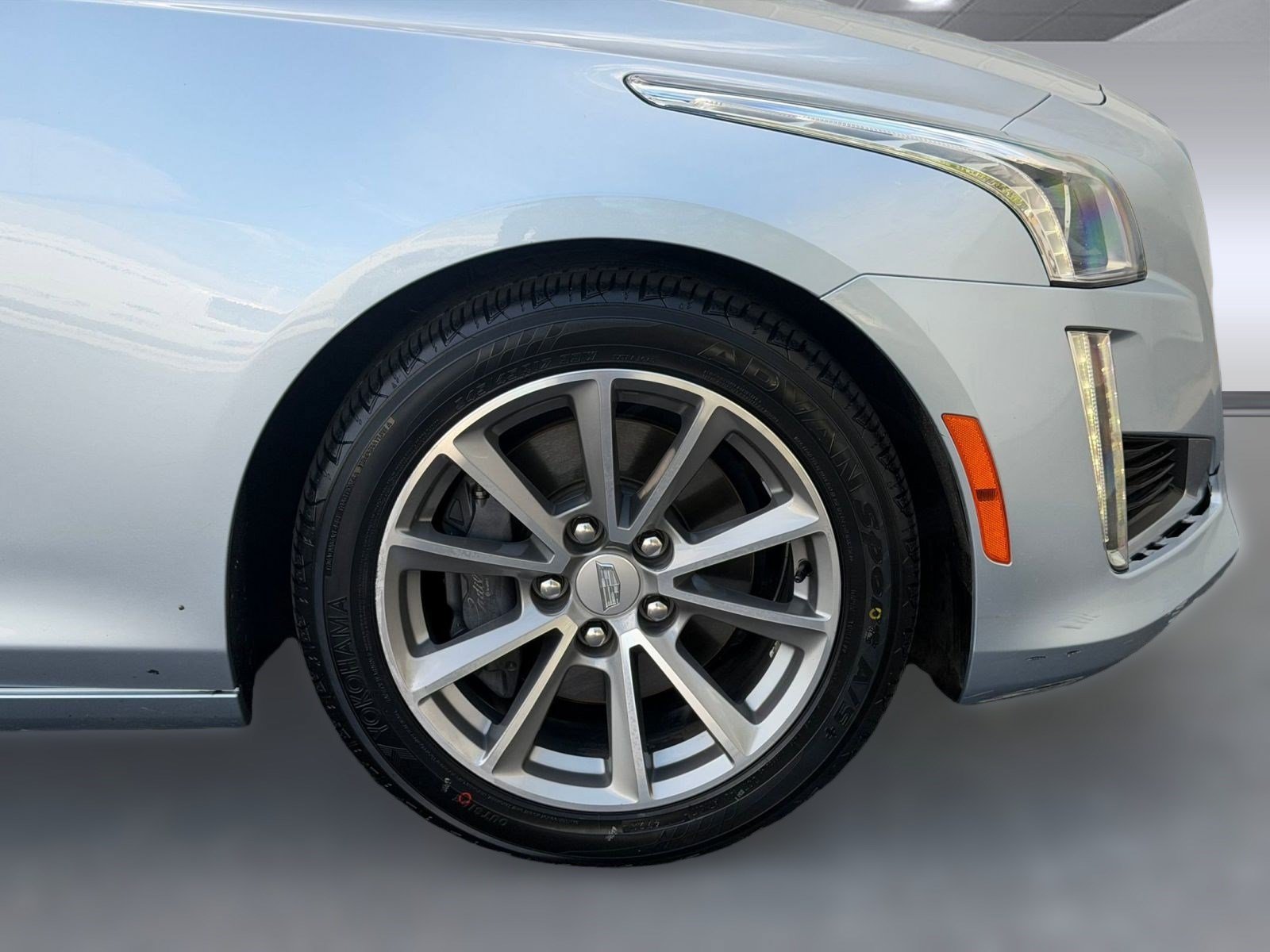 Used 2018 Cadillac CTS Luxury RWD image 11