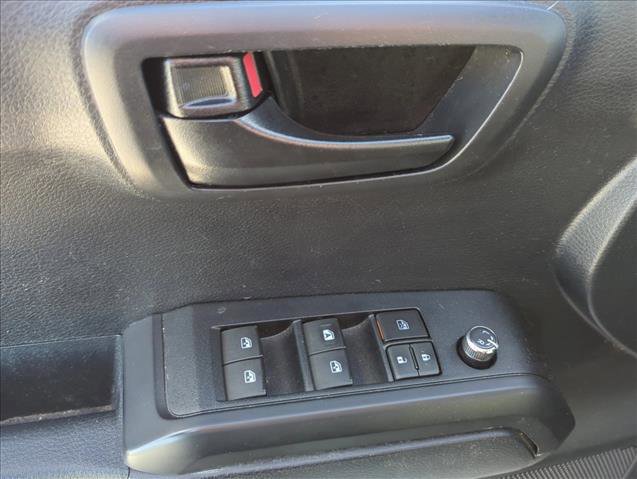 Used 2018 Toyota Tacoma SR w/ SR Convenience Package image 8