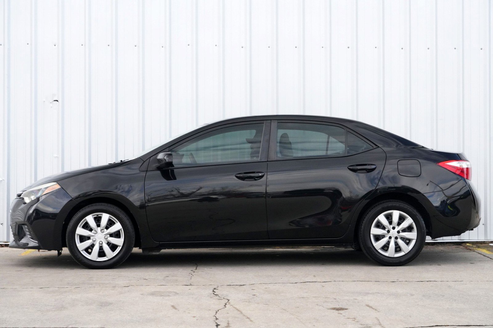 Used 2016 Toyota Corolla LE image 8