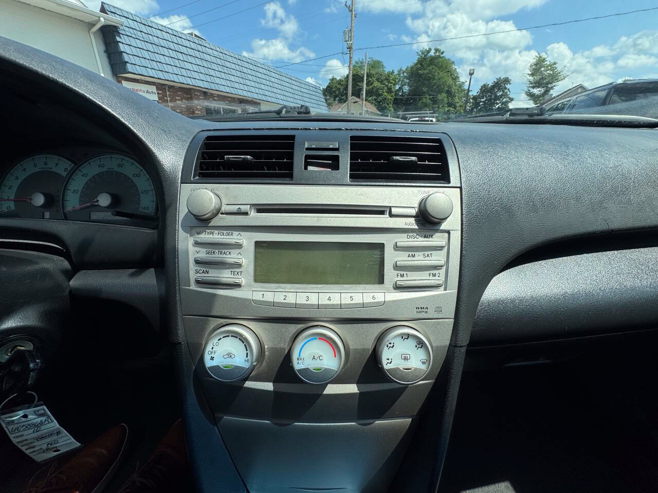 Used 2010 Toyota Camry SE FWD image 23