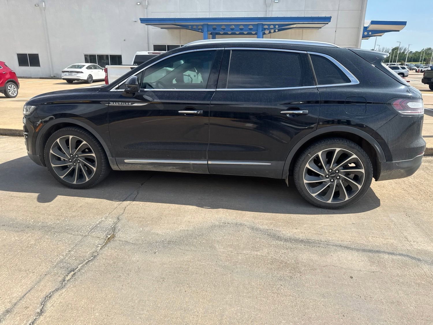 Used 2020 Lincoln Nautilus Reserve w/ Equipment Group 201A FWD image 4