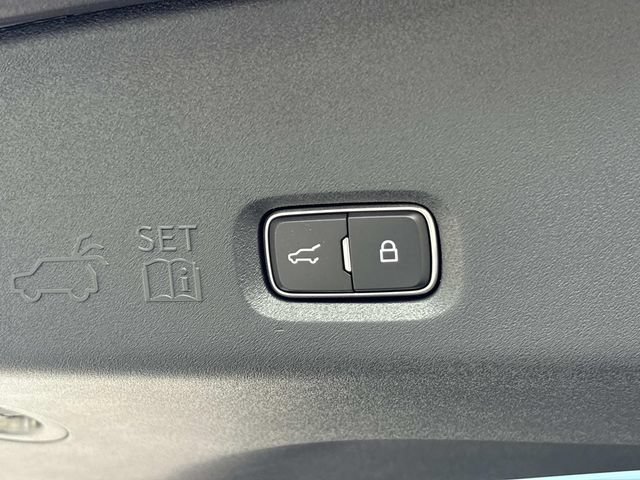 New 2026 Lincoln Navigator L Reserve w/ Jet Appearance Package AWD/4WD image 13