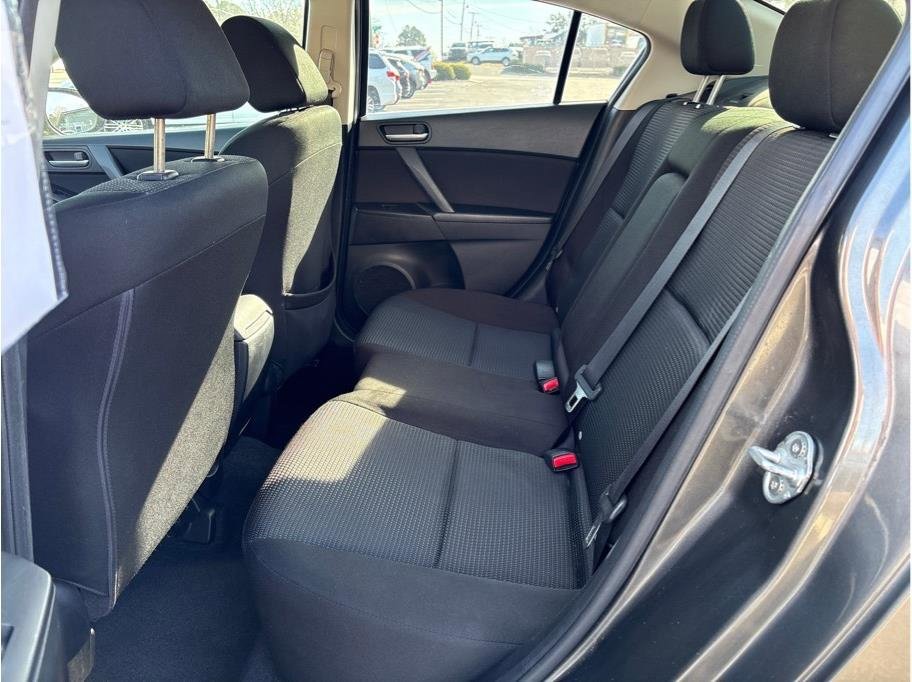 Used 2013 MAZDA MAZDA3 i Touring image 10