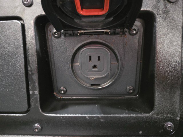 Used 2016 Toyota Tacoma TRD Sport image 32