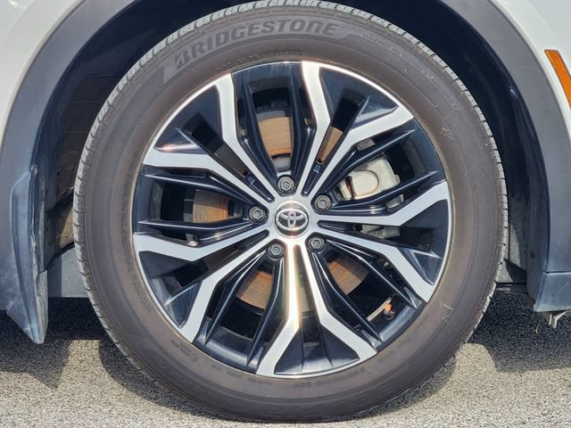 Used 2023 Toyota Crown AWD/4WD image 10
