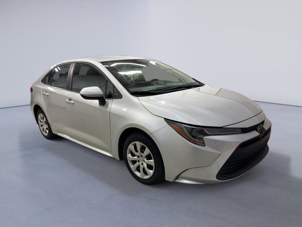 Used 2023 Toyota Corolla LE image 1