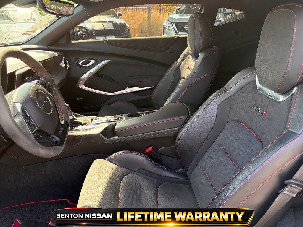 Used 2022 Chevrolet Camaro ZL1 RWD image 17