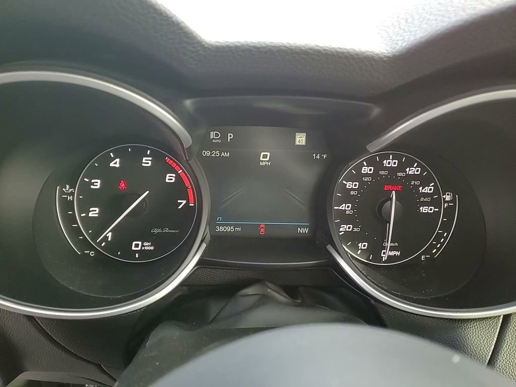 Used 2023 Alfa Romeo Stelvio Ti w/ Active Assist Plus Package image 27