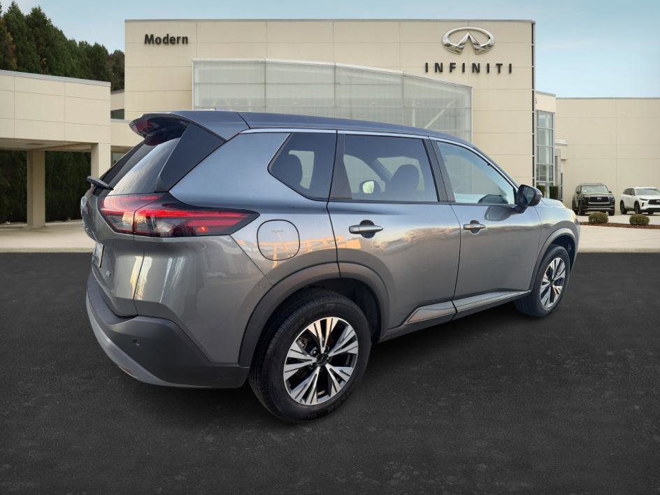 Used 2023 Nissan Rogue SV image 5