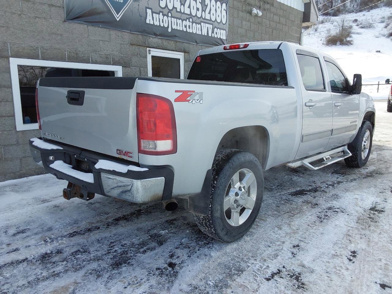 Used 2014 GMC Sierra 2500 SLT w/ SLT Convenience Package image 3