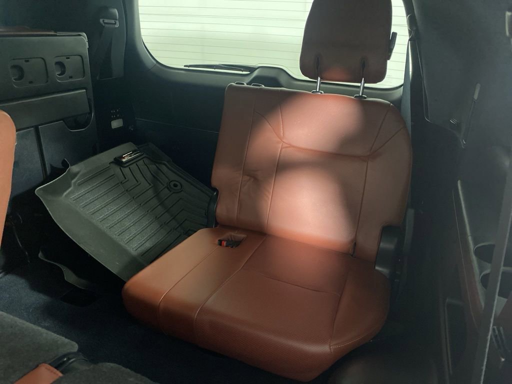 Used 2020 Lexus LX 570 4WD w/ Sport Package image 14