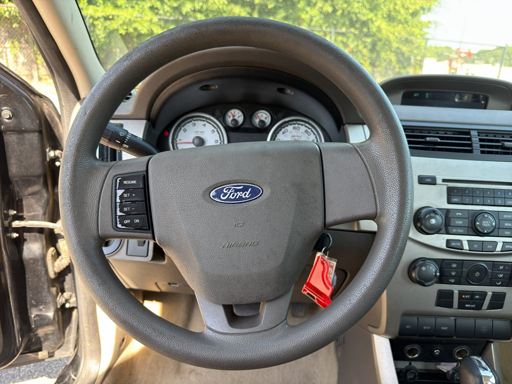 Used 2008 Ford Focus Sedan FWD image 10