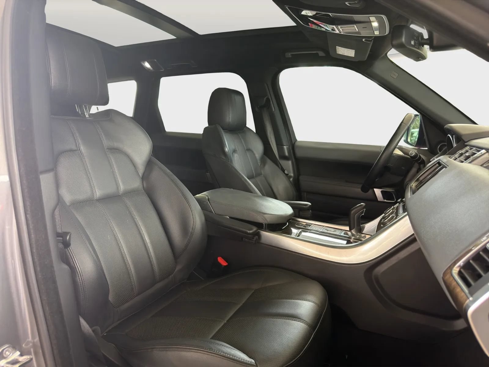 Used 2014 Land Rover Range Rover Sport SE AWD/4WD image 18