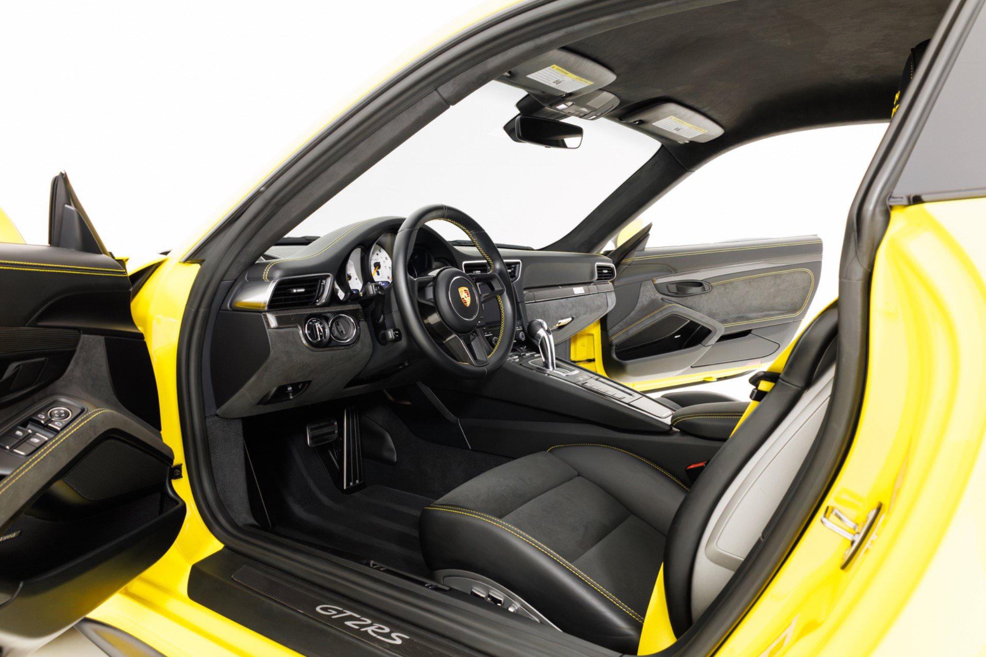 Used 2018 Porsche 911 GT2 RS w/ Weissach Package RWD image 14