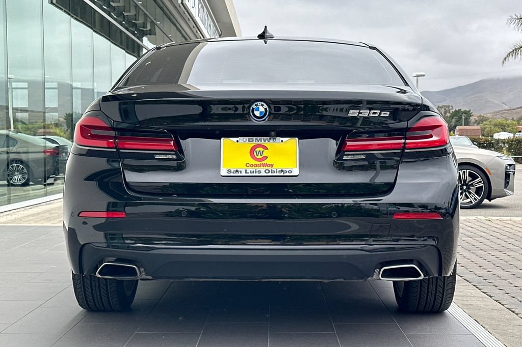 Used 2023 BMW 530e w/ Premium Package RWD image 4