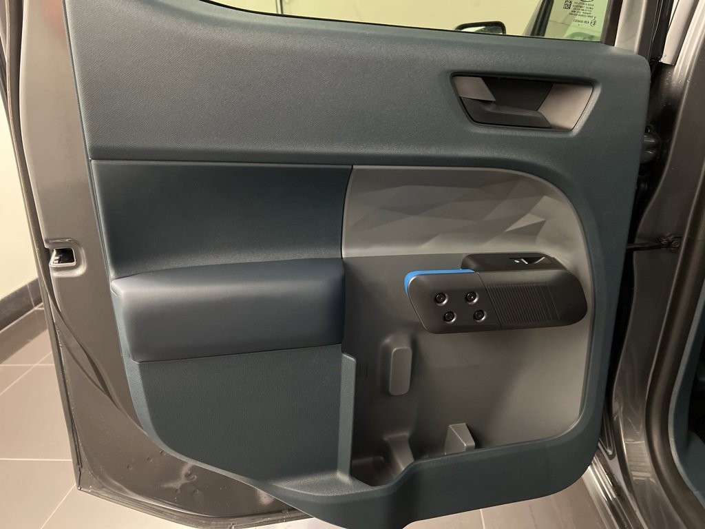 New 2025 Ford Maverick Lobo image 26