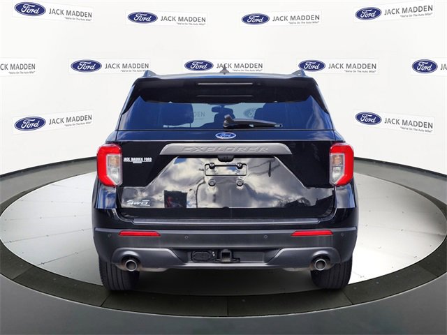 Certified 2022 Ford Explorer XLT w/ Equipment Group 202A image 4