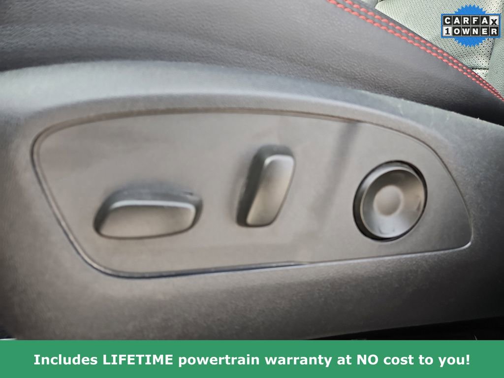 Used 2025 Chevrolet Traverse RS image 14