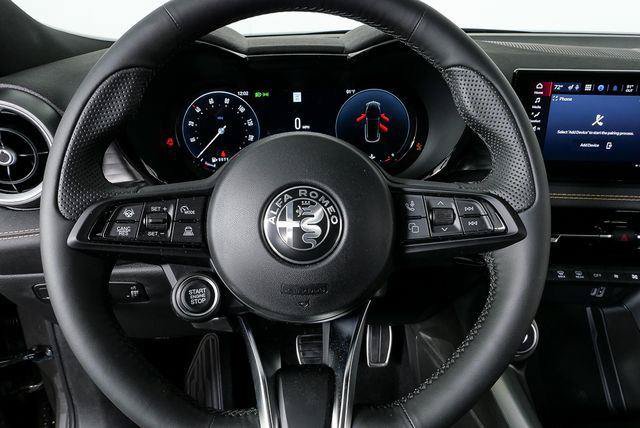 New 2026 Alfa Romeo Tonale w/ Black Premium Package AWD/4WD image 10