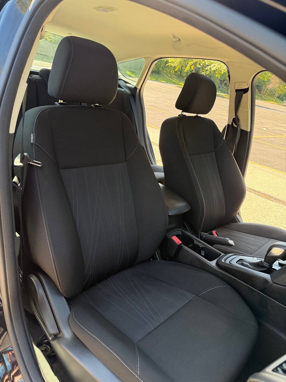 Used 2017 Ford Focus SE FWD image 29