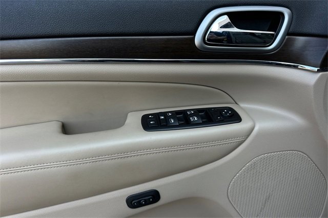 Used 2018 Jeep Grand Cherokee Limited w/ Trailer Tow Group IV image 12