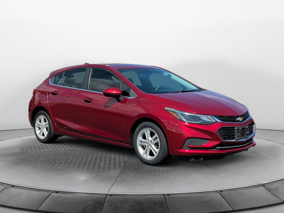 Used 2018 Chevrolet Cruze LT FWD image 1