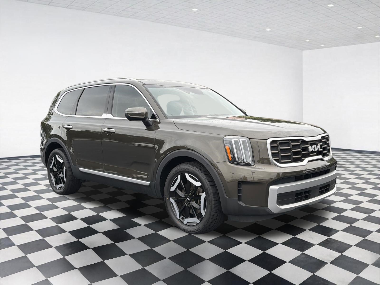 Used 2023 Kia Telluride S w/ S Sunroof Package AWD/4WD image 3