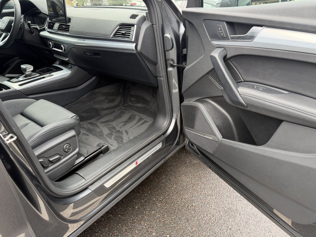 Used 2024 Audi Q5 2.0T Premium Plus w/ Premium Plus Package AWD/4WD image 19