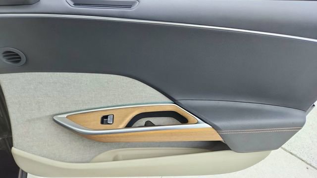 Used 2024 Lucid Air Pure RWD image 23