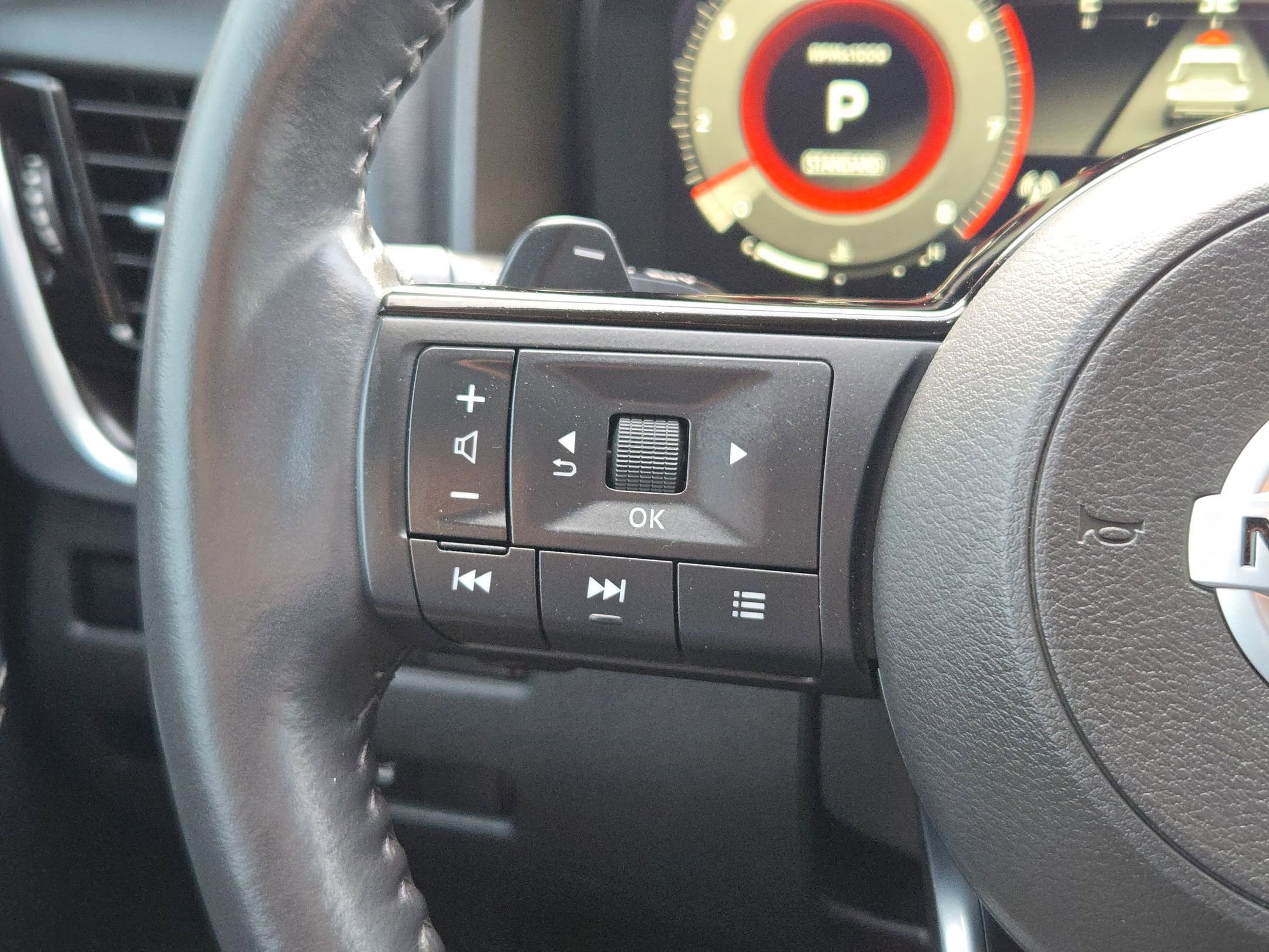 Used 2021 Nissan Rogue Platinum image 22