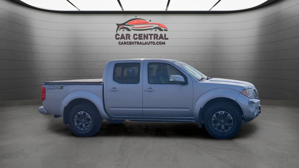 Used 2017 Nissan Frontier PRO-4X image 6