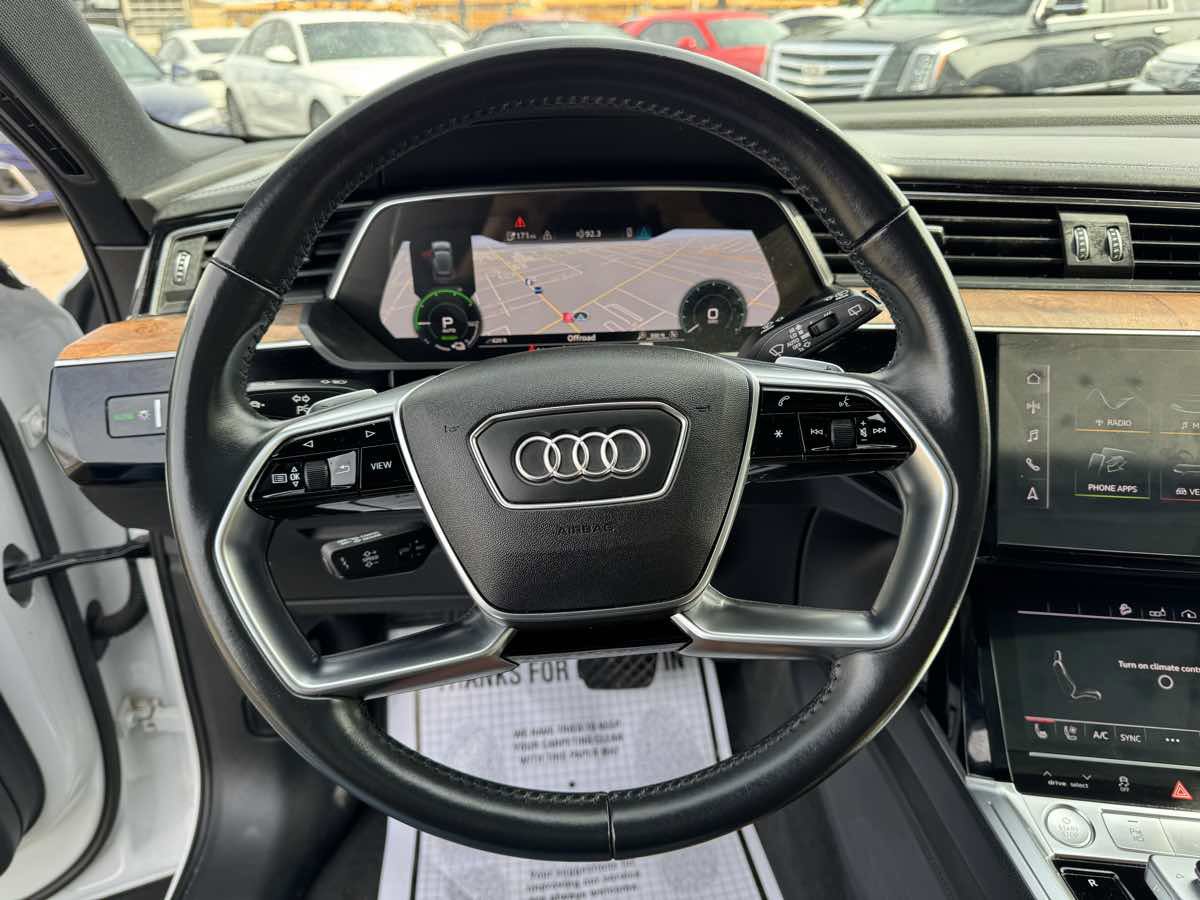 Used 2019 Audi e-tron Prestige w/ Prestige Package image 12