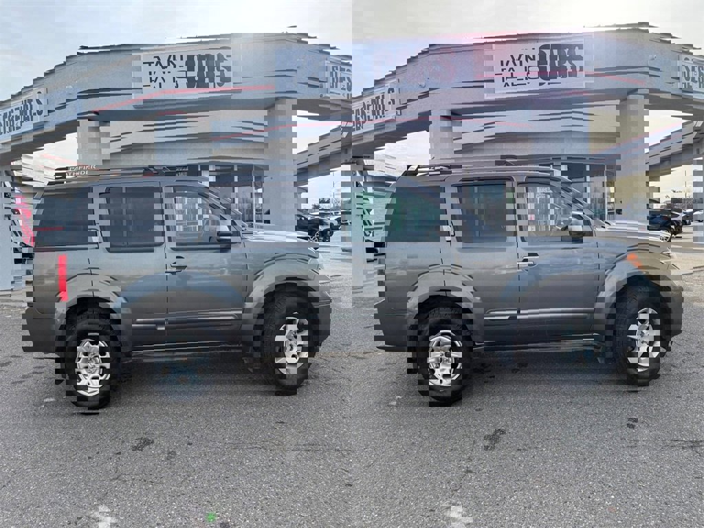 Used 2006 Nissan Pathfinder SE w/ (P01) Se Premium Pkg image 9