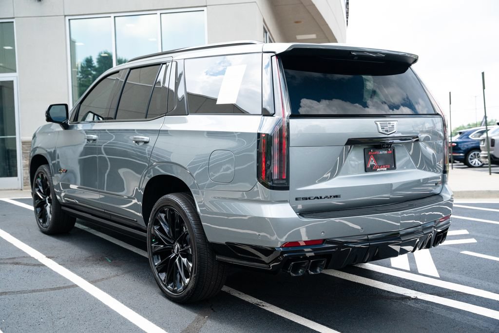 Used 2025 Cadillac Escalade V w/ LPO, ONYX Package AWD/4WD image 16
