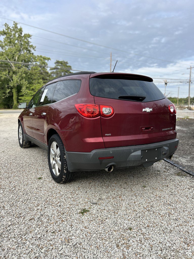 Used 2011 Chevrolet Traverse LTZ AWD/4WD image 4