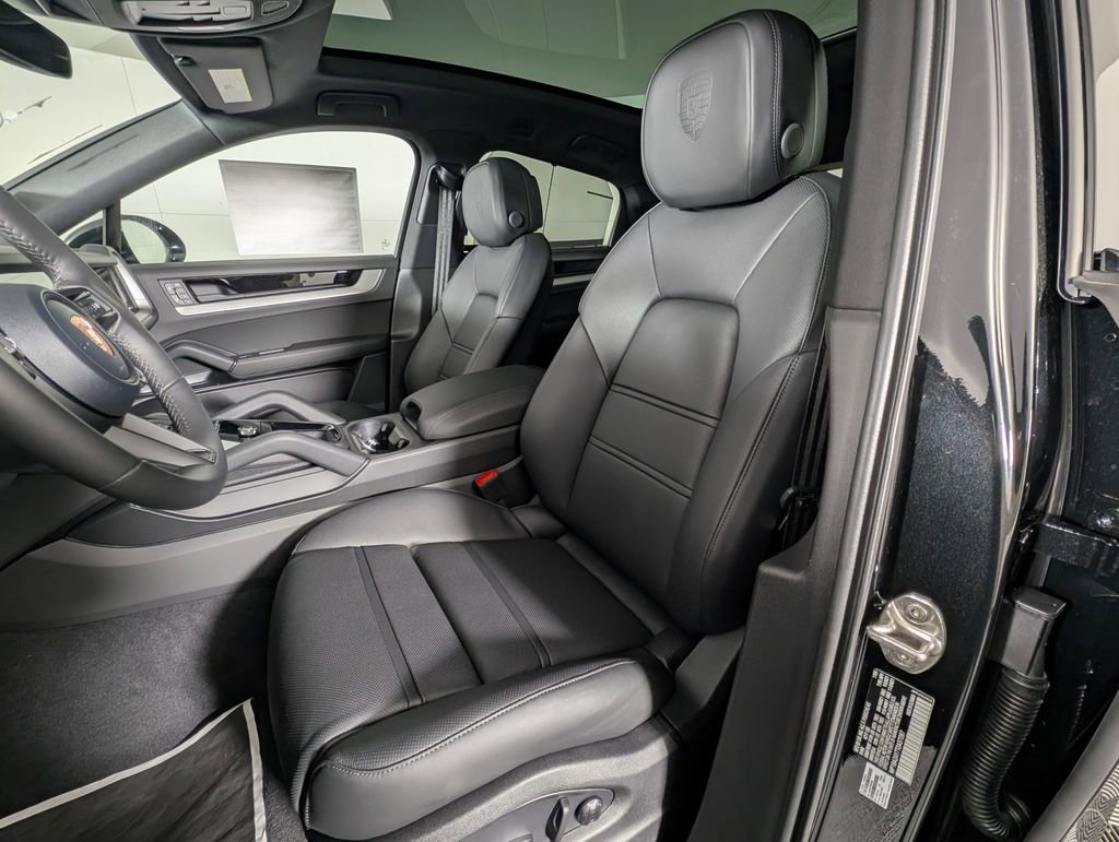 New 2026 Porsche Cayenne Coupe image 5