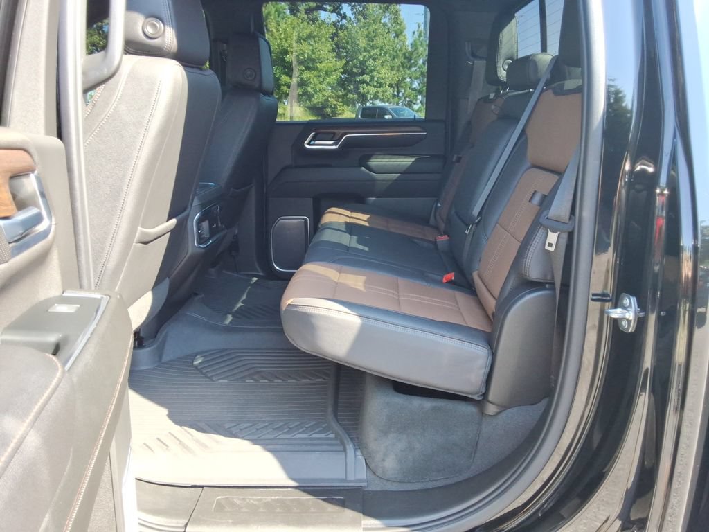Used 2024 Chevrolet Silverado 3500 High Country w/ High Country Premium Package AWD/4WD image 21