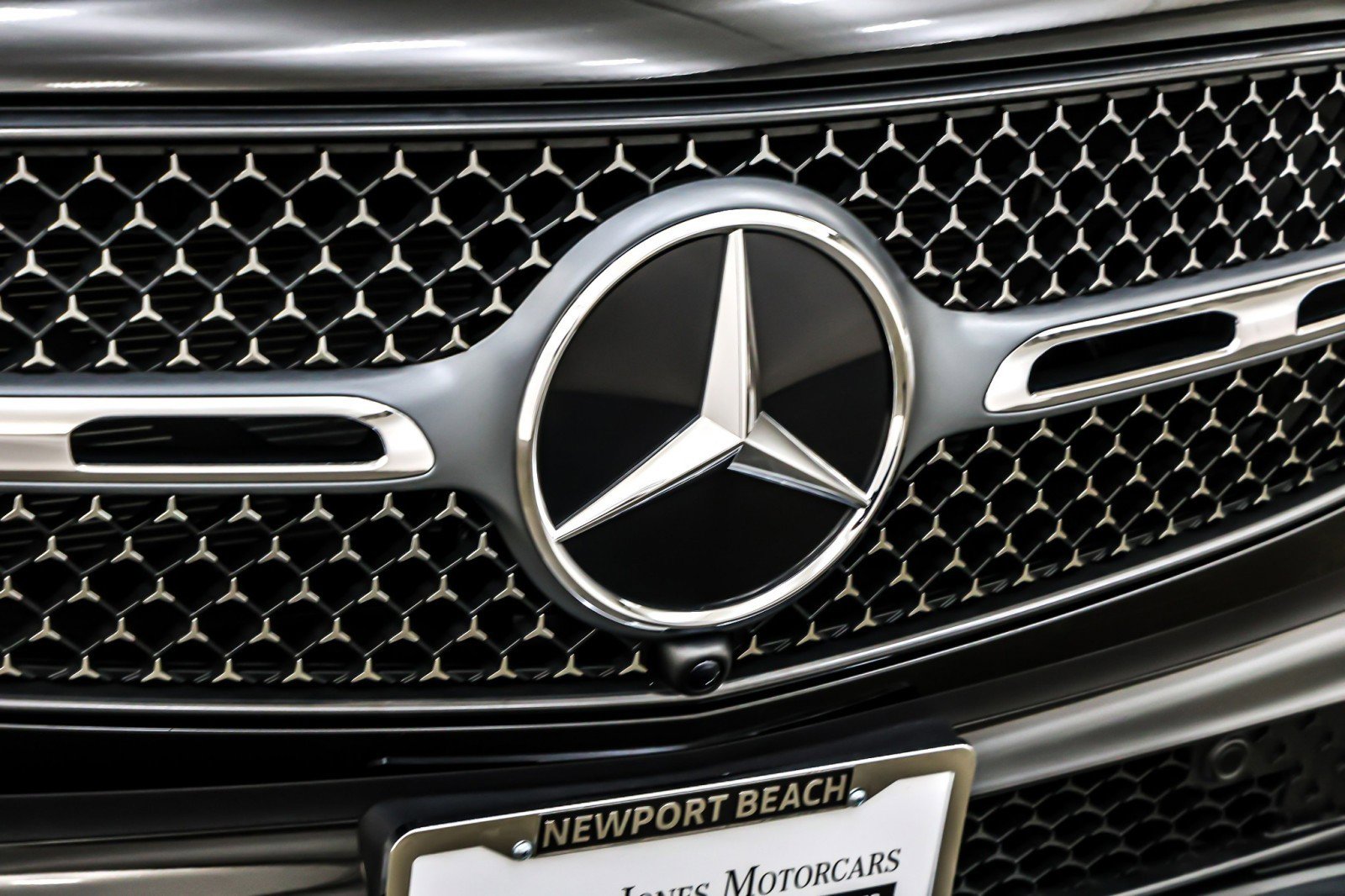 Used 2024 Mercedes-Benz GLC 300 4MATIC w/ AMG Line image 13