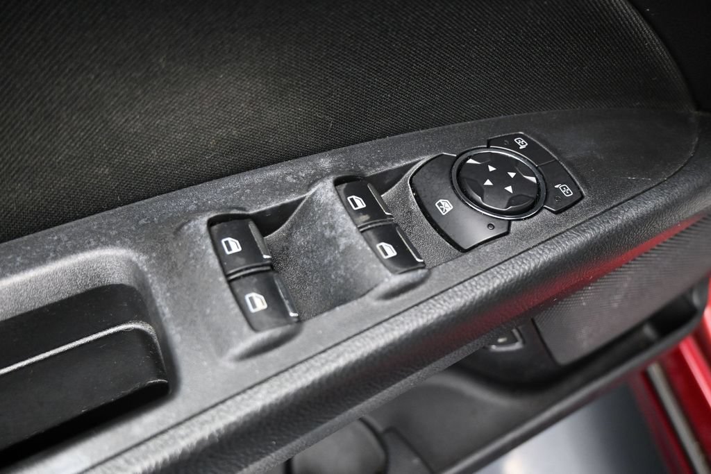 Used 2019 Ford Fusion SE FWD image 11