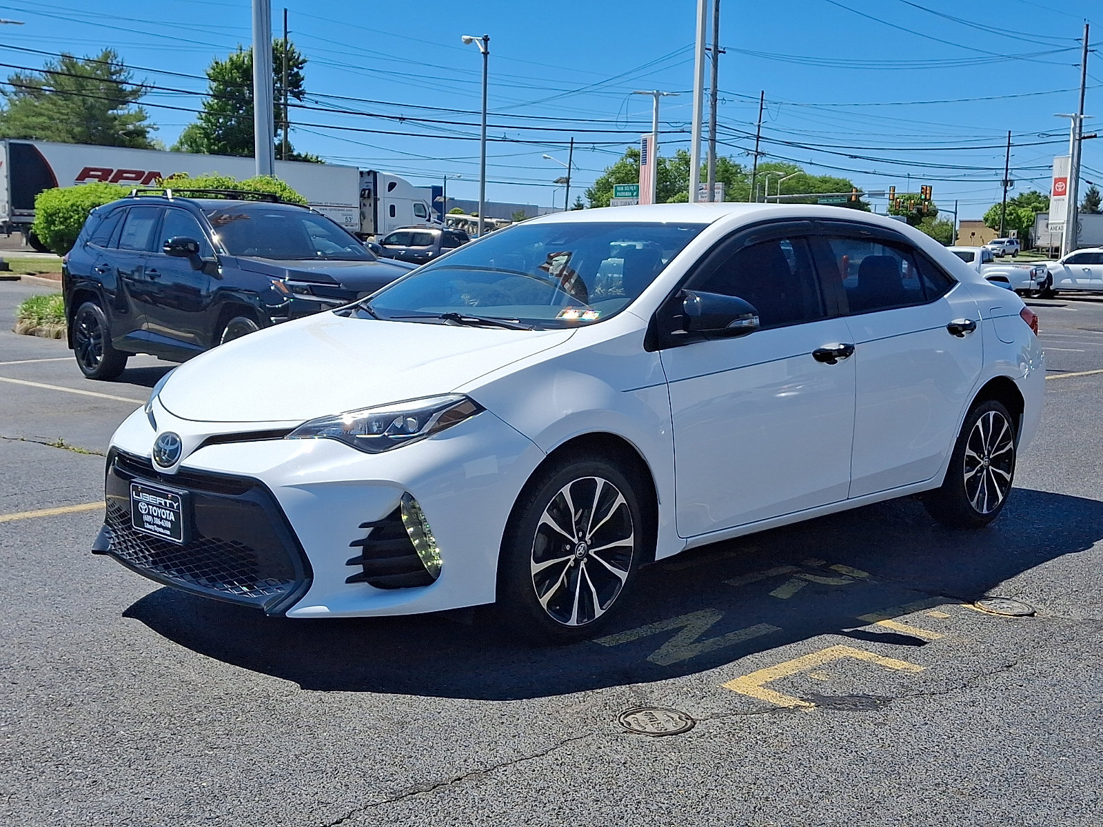 Used 2019 Toyota Corolla SE FWD image 3